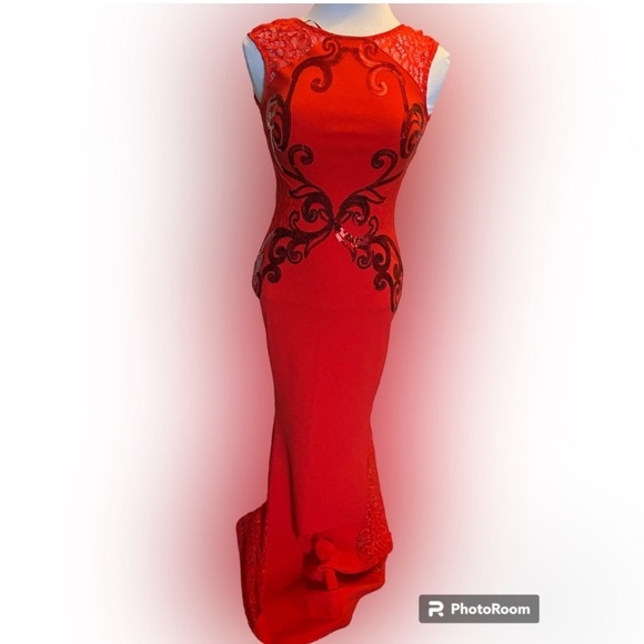 LIPSY LONDON GOWN❤️ - Picture 1 of 14